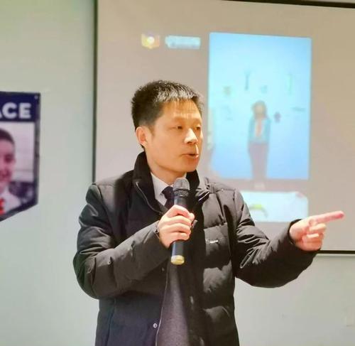 一位平凡的英语老师（她的教育理念和学生们的成长）