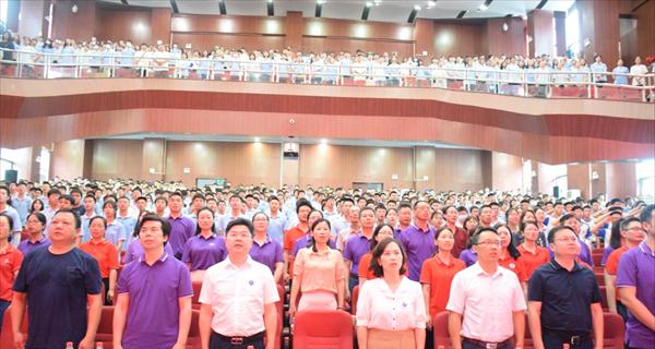 献出真情，关怀永在（一位老师的“牵挂之心”）