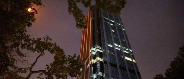 决心战胜困难（一个普通小镇的小伙子，披荆斩棘，终成大器）