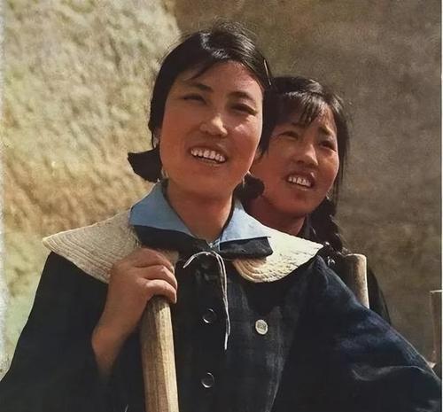 追求梦想，勇往直前（一名篮球运动员的坚韧与勇气）
