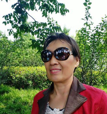 阳光女孩（拥有灿烂笑容的她，让人感染温暖）