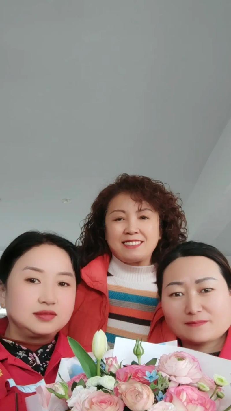 圣诞节的故事（一个家庭的温馨圣诞之夜）