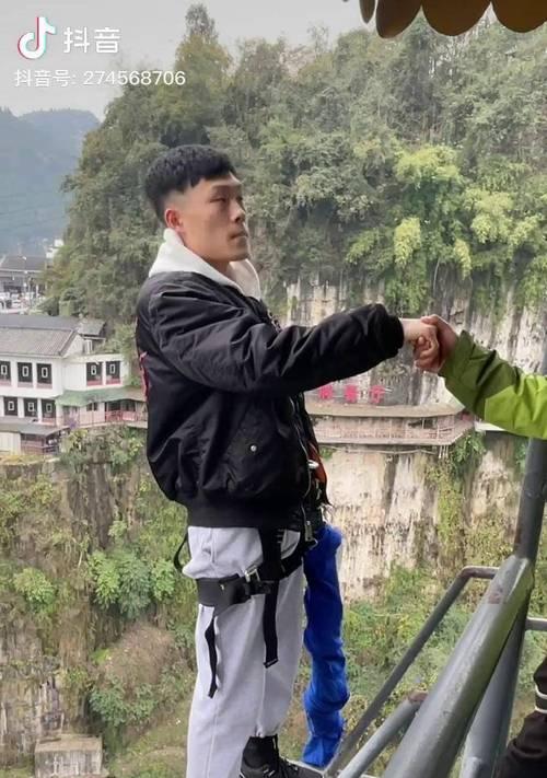 那个默默无闻的老人（感动与付出的故事）