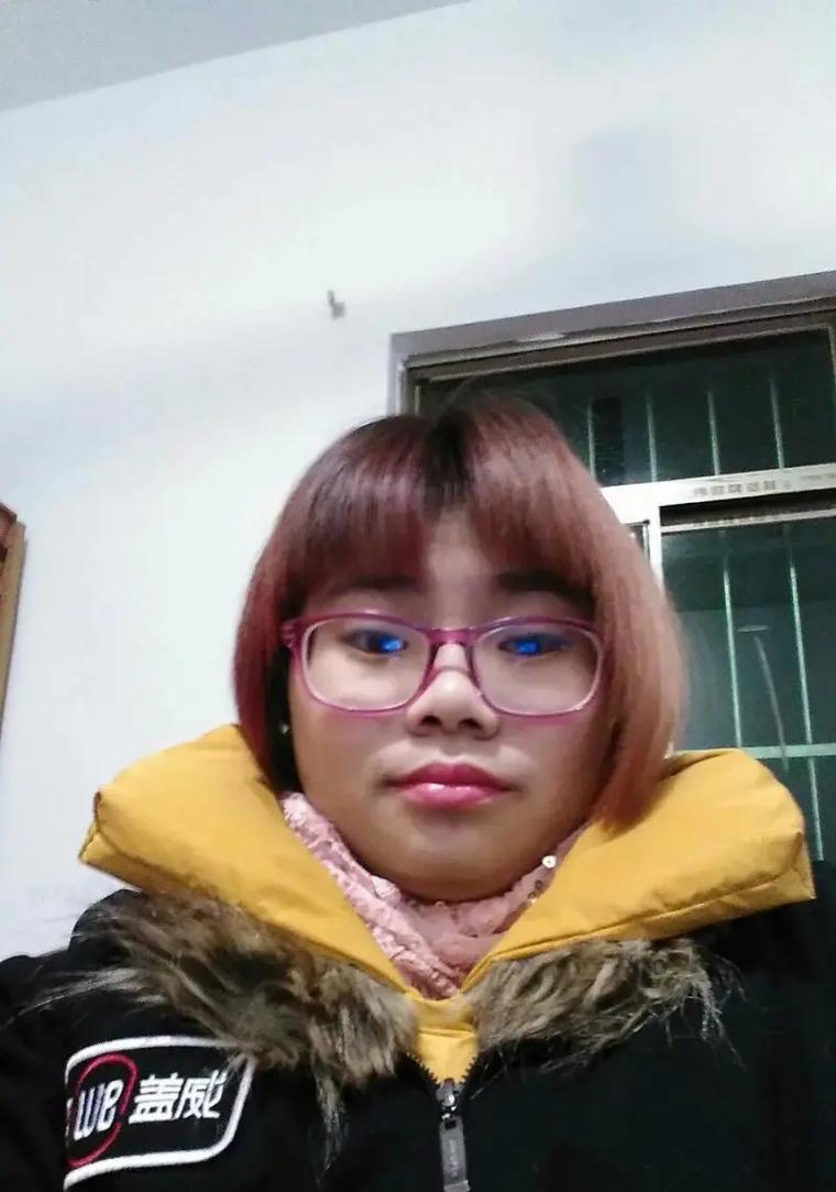 微笑，是最美的坚强（一个微笑的女孩）