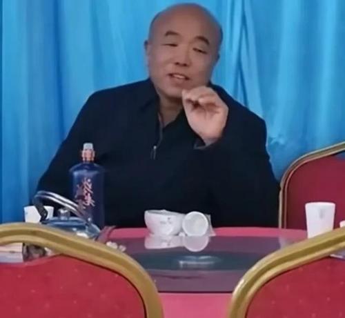 慈爱的恩师（教育是传递情感的艺术）
