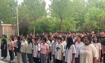 学校美好的回忆（从学校走出来的你和我）