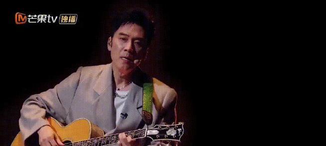 眼泪中的幸福（一个女孩的坚强与成长）