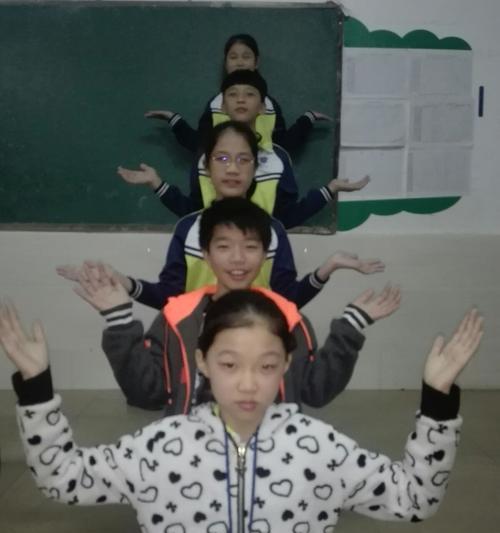 知识的摇篮（走近那所古老的图书馆，感受知识的魅力）