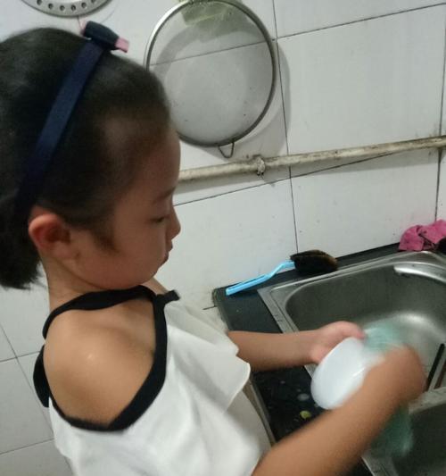 减轻妈妈的负担（一位妈妈和她的孩子们的故事）