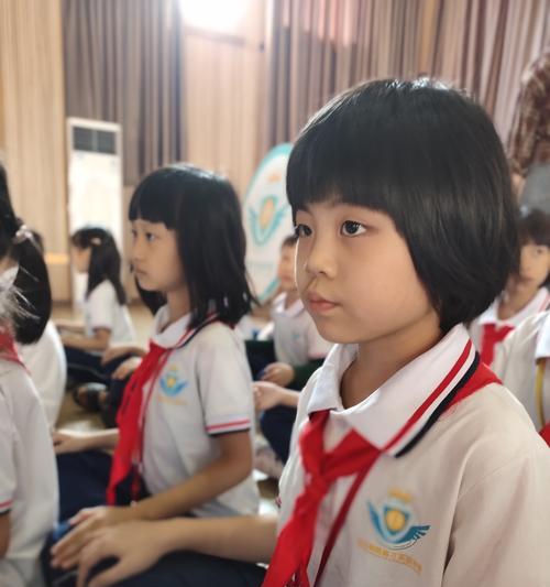 勇往直前，永不放弃——逆境中的成长（坚守信念，超越自我）